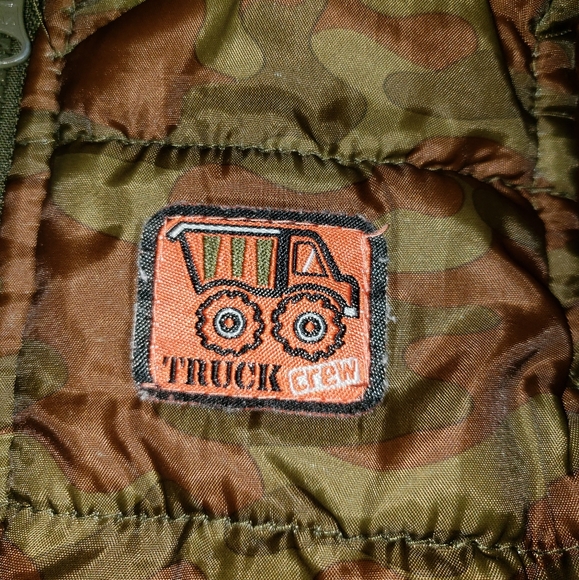 Camo Puffer Vest - Picture 2 of 6